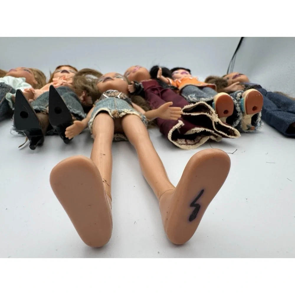 Lot Of 6 MGA Bratz Dolls Vintage‎ Y2K